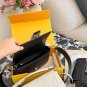 Fendi Fa stick bag p180p190This is the Baguette baguette bag from the Fendi brand, known