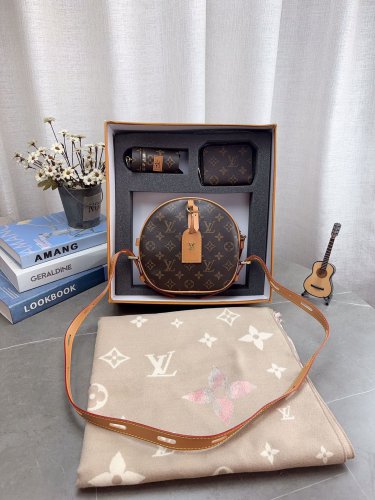 gift box packagingValue Box Round Cake Bag+Lipstick Bag+WalletScarf LV round pancake b