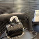 Large P180 Small P170 LV Pillow BagSweet and cool, a whole love to live inVersatile an