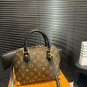 Large P190 Small P180 Comes with BoxThe retro feel of LV's new Alma trunk is really full