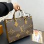 Large size 125, medium size 125 with pendant and gift boxSize 40  3235  27LV Ontheg