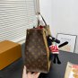 Large size 125, medium size 125 with pendant and gift boxSize 40  3235  27LV Ontheg