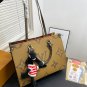 Large size 125, medium size 125 with pendant and gift boxSize 40  3235  27LV Ontheg