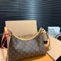 Large size P170, small size P160 with airplane box folding box LV armpit bag. This year's