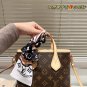 Leather version counter packaging P160LV's new ultra mini Neverfull BB is both milk and