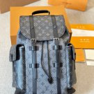 Leather version p160Dear friends, today we bring you a super fashionable bag - LV Grey W