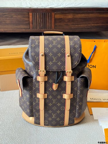 Leather version p160LV Louis Vuitton  Christopher BackpackDear friends, today we brin