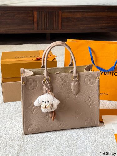 Leather version p165LV on the go new jungle bagONTHEGO is definitely one of the essent