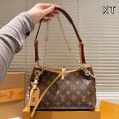 Leather version P170LV Carryall BB handbagThe LV Carryall BB handbag is made of classi