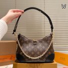 Leather version P185LV Boulogne Postman Bun Bull Horn BunThe new Boulogne has a smalle