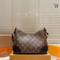 Leather version P185LV Boulogne Postman Bun Bull Horn BunThe new Boulogne has a smalle