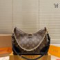 Leather version P185LV Boulogne Postman Bun Bull Horn BunThe new Boulogne has a smalle