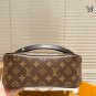 Leather version P185LV Boulogne Postman Bun Bull Horn BunThe new Boulogne has a smalle