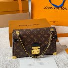 Leather version p195LV Trunkie handbagThe LV Trunkie handbag is inspired by classic tr
