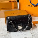 Leather version p195LV Trunkie handbagThe LV Trunkie handbag is inspired by classic tr_251