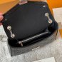 Leather version p195LV Trunkie handbagThe LV Trunkie handbag is inspired by classic tr_251