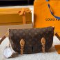 Leather version p195LV x Grace Coddington collaboration cat ESCAPEMeowgram crossbody bag
