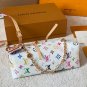 Leather version P200LV Carryall BB handbagThe LV Carryall BB handbag is made of classi
