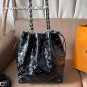 Leather version P260LV Neoonoe Bucket BagLV Neoonoe bucket bag, black Monogram embosse