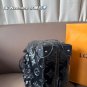Leather version P260LV Neoonoe Bucket BagLV Neoonoe bucket bag, black Monogram embosse