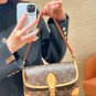 LV The magic stick is really easy to carry!! Both shoulder and crossbody look good~Lv'