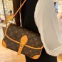 LV The magic stick is really easy to carry!! Both shoulder and crossbody look good~Lv'_2061