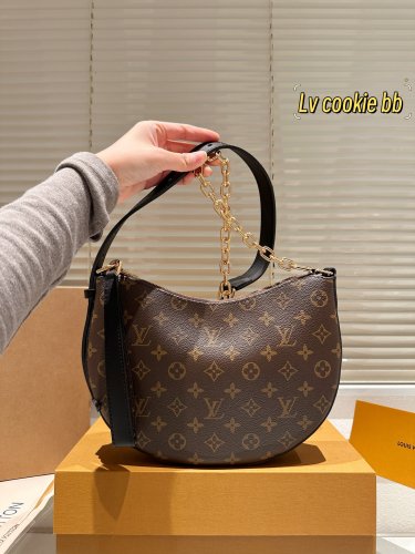 LV cookie BB handbag P185help! I was really impressed by LV's new bag!!Classic presbyo