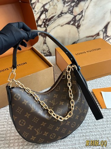 LV cookie BB handbag p185help! I was really impressed by LV's new bag!!Classic presbyo_774