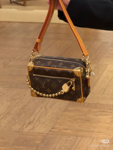 LV good-looking men's bagMini soft trunk is a men's bag that I love so much! Extremely