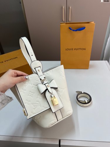 LV Louis Vuitton Bucket P135