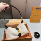 LV Louis Vuitton Mao Mao Niu Jiao Bao p135