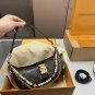 LV Louis Vuitton Underarm Knuckle P120