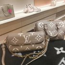 LV Louis Vuitton's new size Ivy bag,It can be worn on one shoulder, slung over the shoul