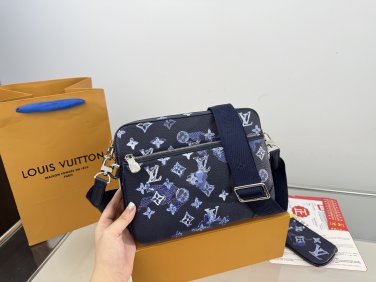 Lv men's three in one color chart p135
