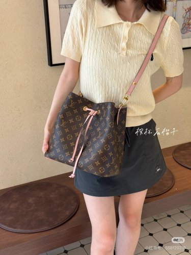 Lv neonoe pink water bucket is truly a stock out king