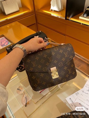 LV Old Flower Postman Bag is the king of cost-effectiveness!  !LV entry-level model high