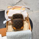 LV phone bag camera bag p200M14014 Oldflower, this stylish Amazone slanted backpack is m
