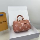 Lv pillow bag color chart p135_1467