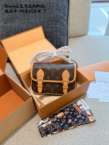 LV Satchel Mini Postman Bag p185LV Satchel mini mailman bag, classic Monogram distressed_2079