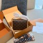 LV Satchel Mini Postman Bag p185LV Satchel mini mailman bag, classic Monogram distressed_2079