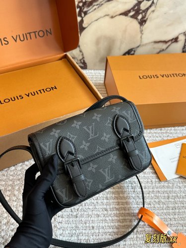 LV Satchel Mini Postman Bag P200LV Satchel mini mailman bag, classic Monogram distressed_1495