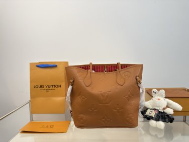Lv shopping bag color chart p135