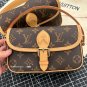 LVnano likes cute little ones, please come in! Paired with a decorative chain, it looks ab