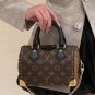 No wonder the LV show is too topFull of fashionable retro feeling, classic vintage flowe