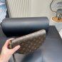 one hundred and fifteenSize 22.16cmLV pearl semi-circular bag, versatile bag type! The