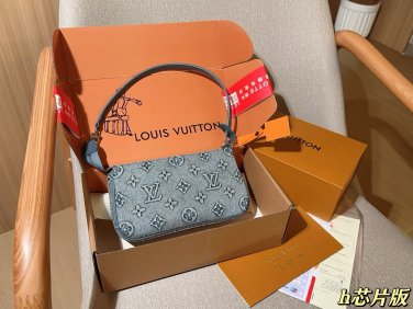 one hundred and fortyChip versionLv Louis VuittonDenim denim mahjong bag! Underarm b