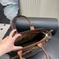 one hundred and fortySize 33.26cmThe LV classic vintage tote bag, especially the white