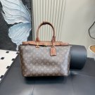 one hundred and fortySize 33.26cmThe LV classic vintage tote bag, especially the white_1595