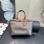 one hundred and fortySize 33.26cmThe LV classic vintage tote bag, especially the white_1595