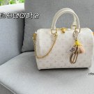 one hundred and ninetysize：30×21LV SPEEDY SOFT 30 Pendant Chain Pillow Bag Single Sh